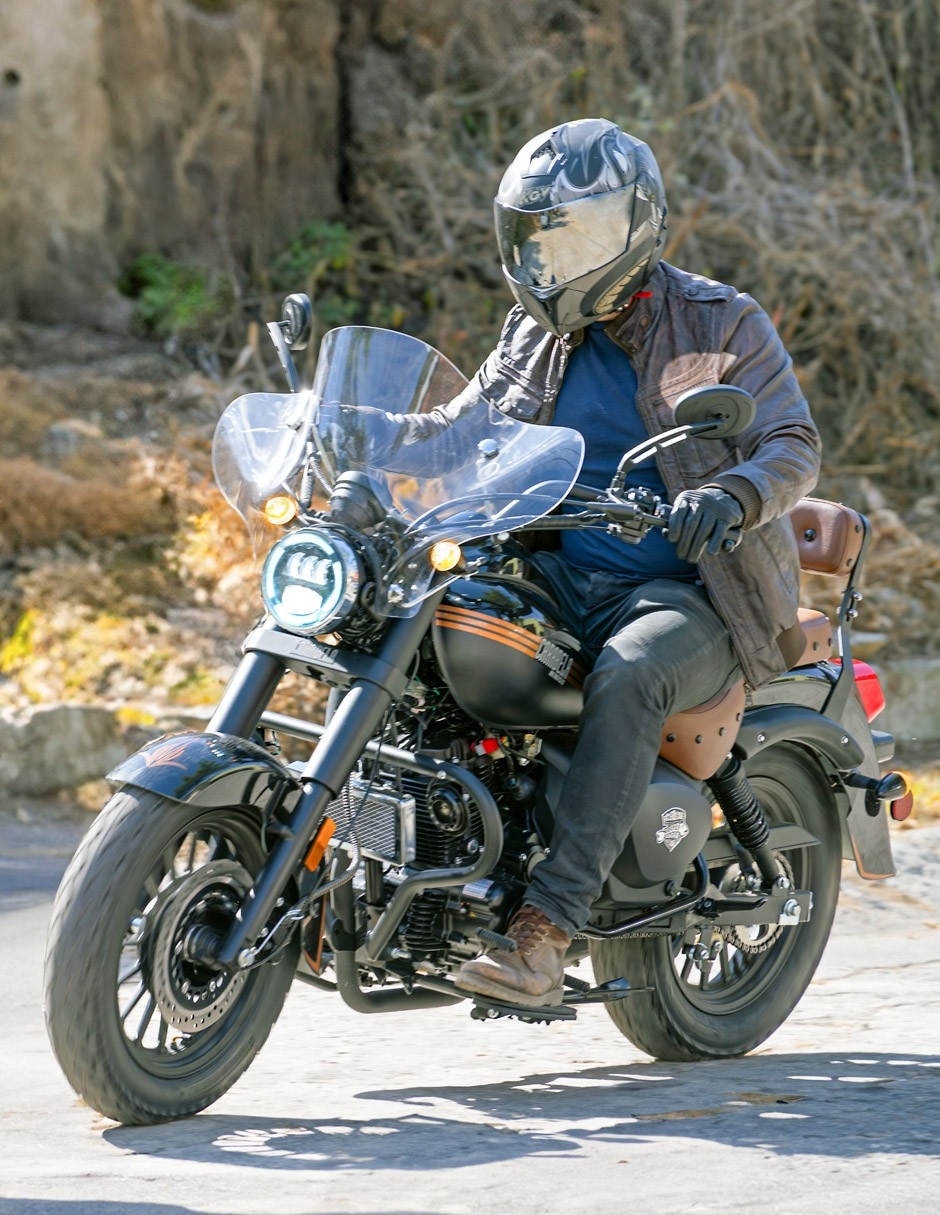 Motocicleta chopper Carabela Fishbone 2027