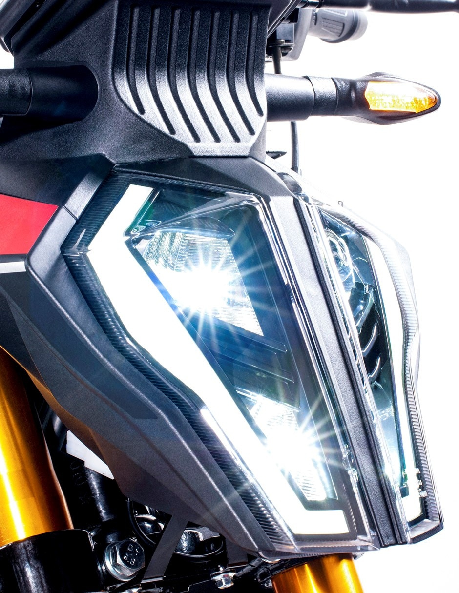 Motocicleta urbana R250Z 2027 7