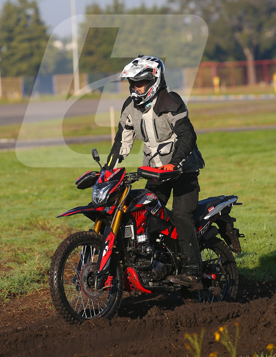 Motocicleta doble propósito Tigercat 300 2026